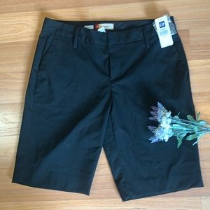Gap Stretch Black Bermuda Shorts Women’s Size 6 NWT